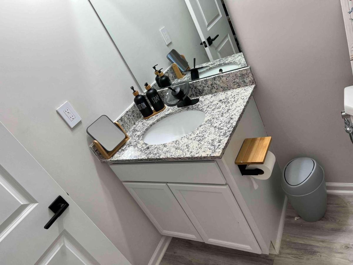 Hometel Premium Guest Suite W/ Private Entrance Ypsilanti Exterior foto